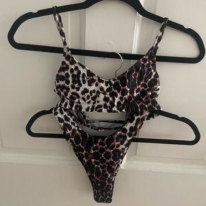 Leopard print 2 piece swimsuit size small